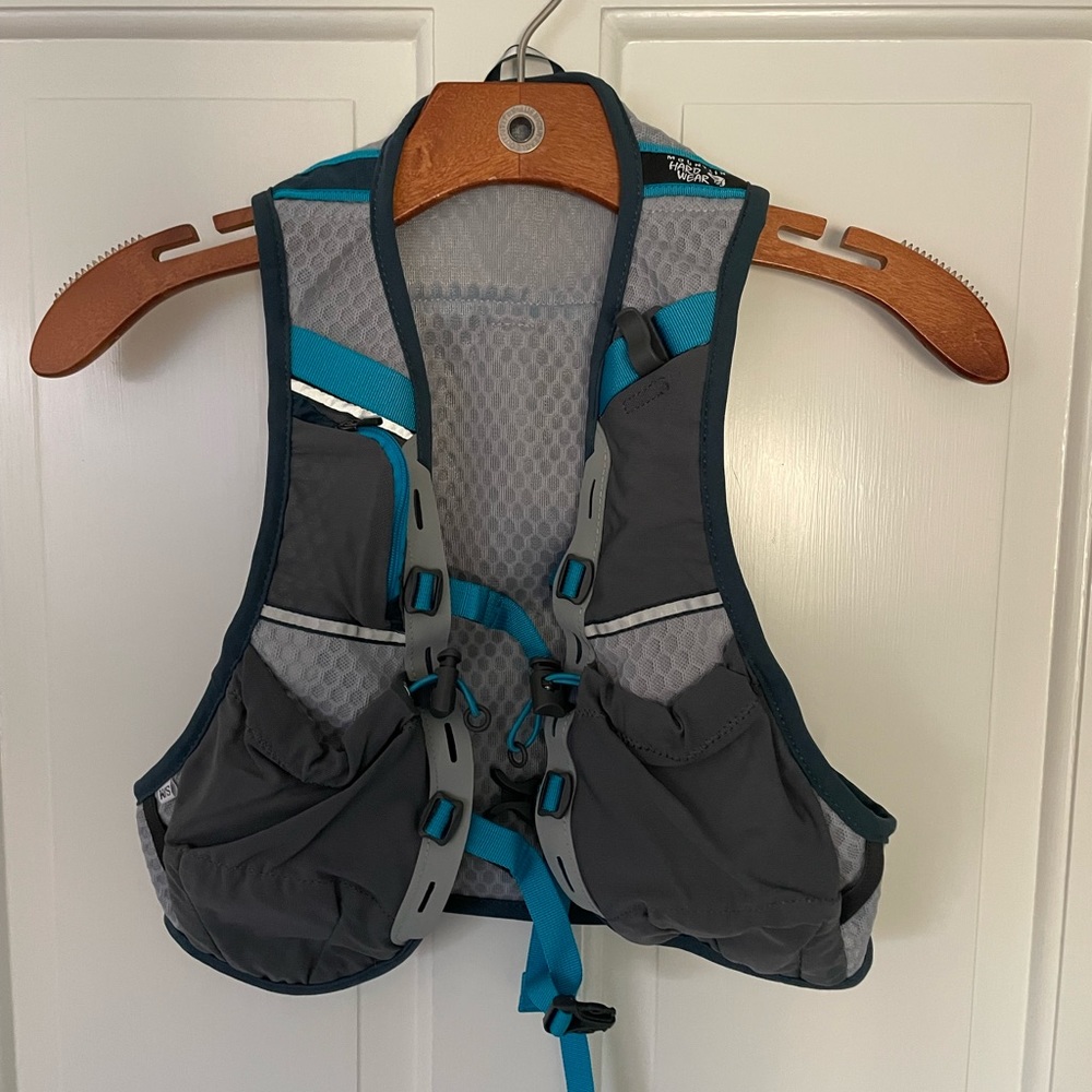 Mountain Hardwear Race Vest NWT
